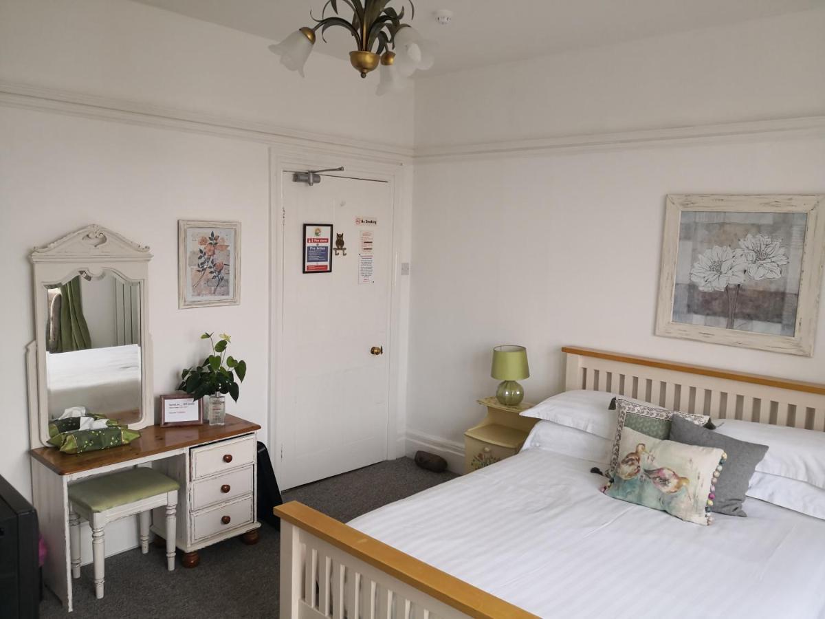 Sunset Guest House Hunstanton Εξωτερικό φωτογραφία A bedroom at the hotel