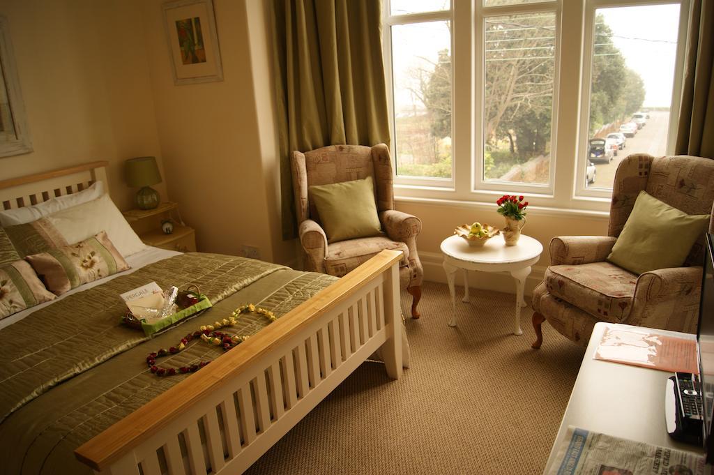 Sunset Guest House Hunstanton Δωμάτιο φωτογραφία A typical bedroom in a care home