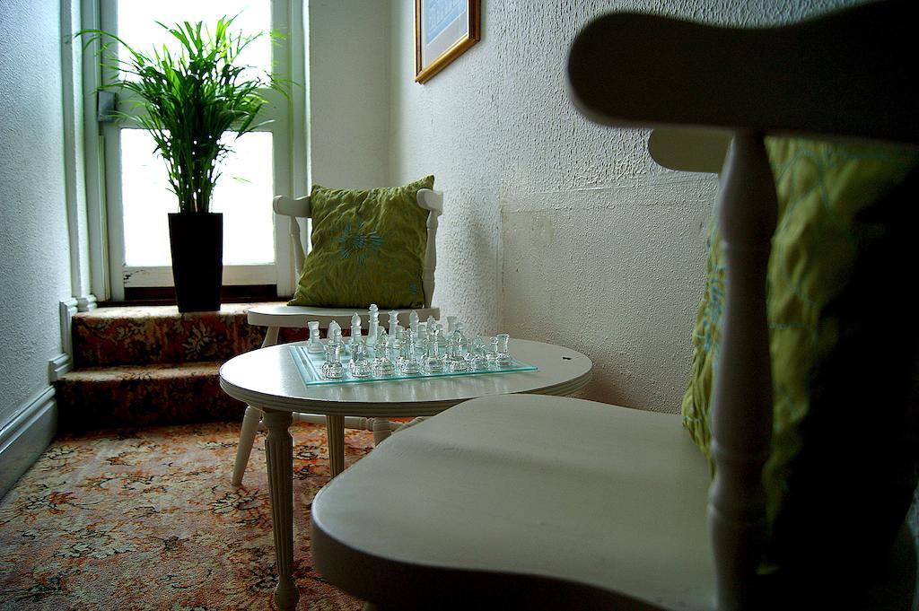 Sunset Guest House Hunstanton Εξωτερικό φωτογραφία A chess set