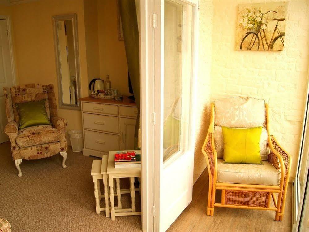 Sunset Guest House Hunstanton Εξωτερικό φωτογραφία A typical room at the hostel